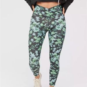 NWOT Aerie RealMe Crossover Legging (size M)